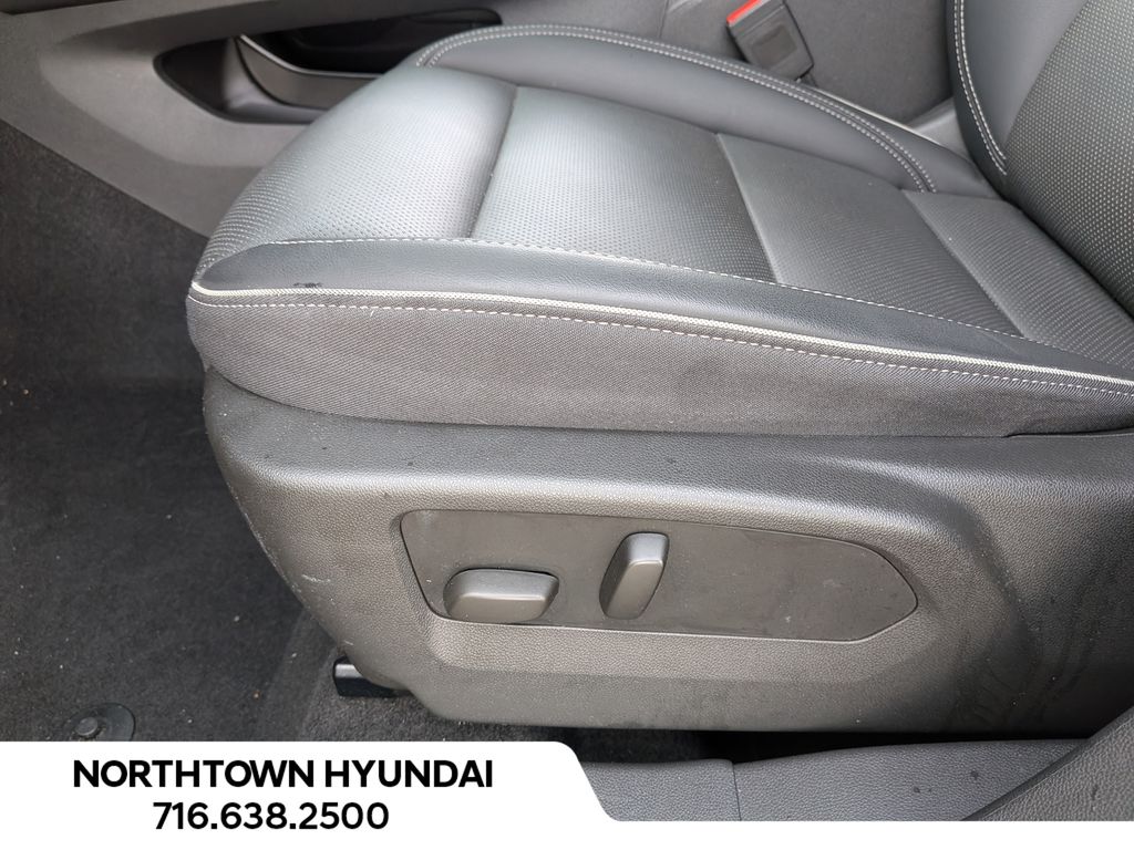 2023 Buick Envision Essence - Photo 31