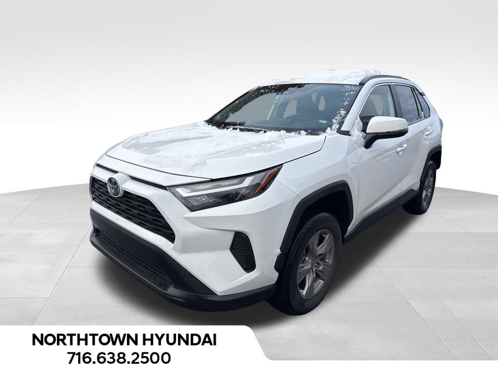 2025 Toyota RAV4 XLE photo 2