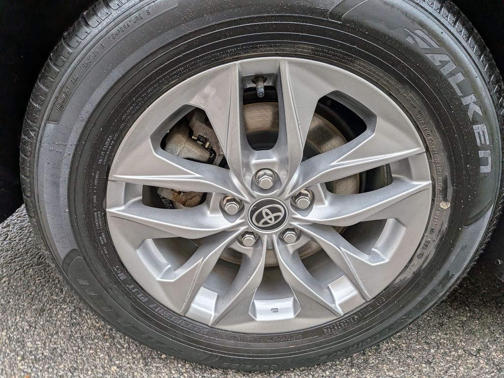 2026 Toyota Sienna XLE - Photo 44