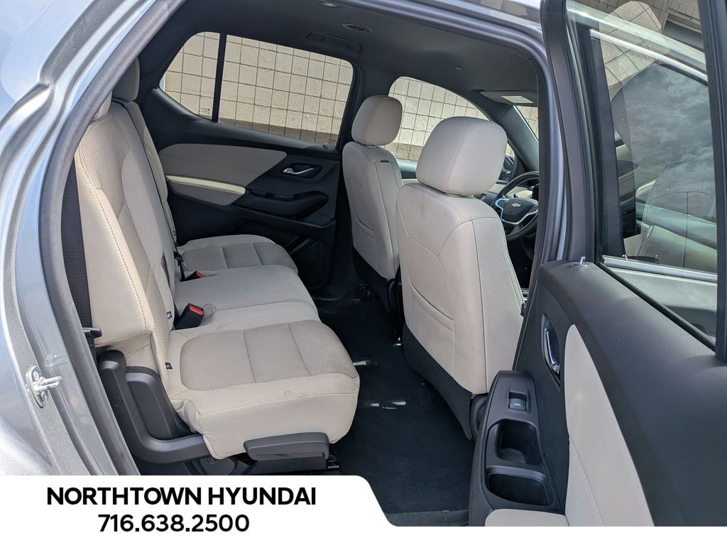 2023 Chevrolet Traverse LS - Photo 30