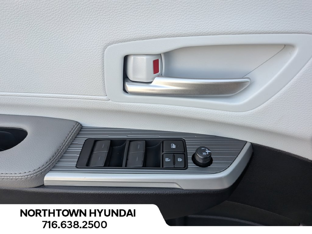 2026 Toyota Sienna XLE - Photo 29