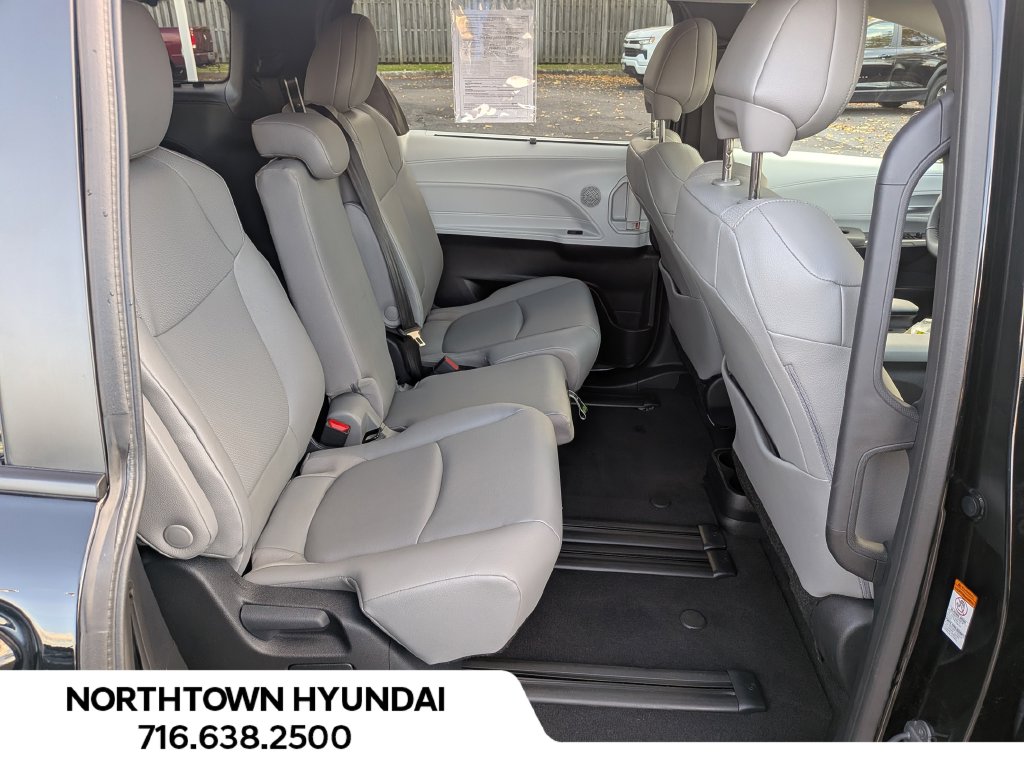 2026 Toyota Sienna XLE - Photo 37