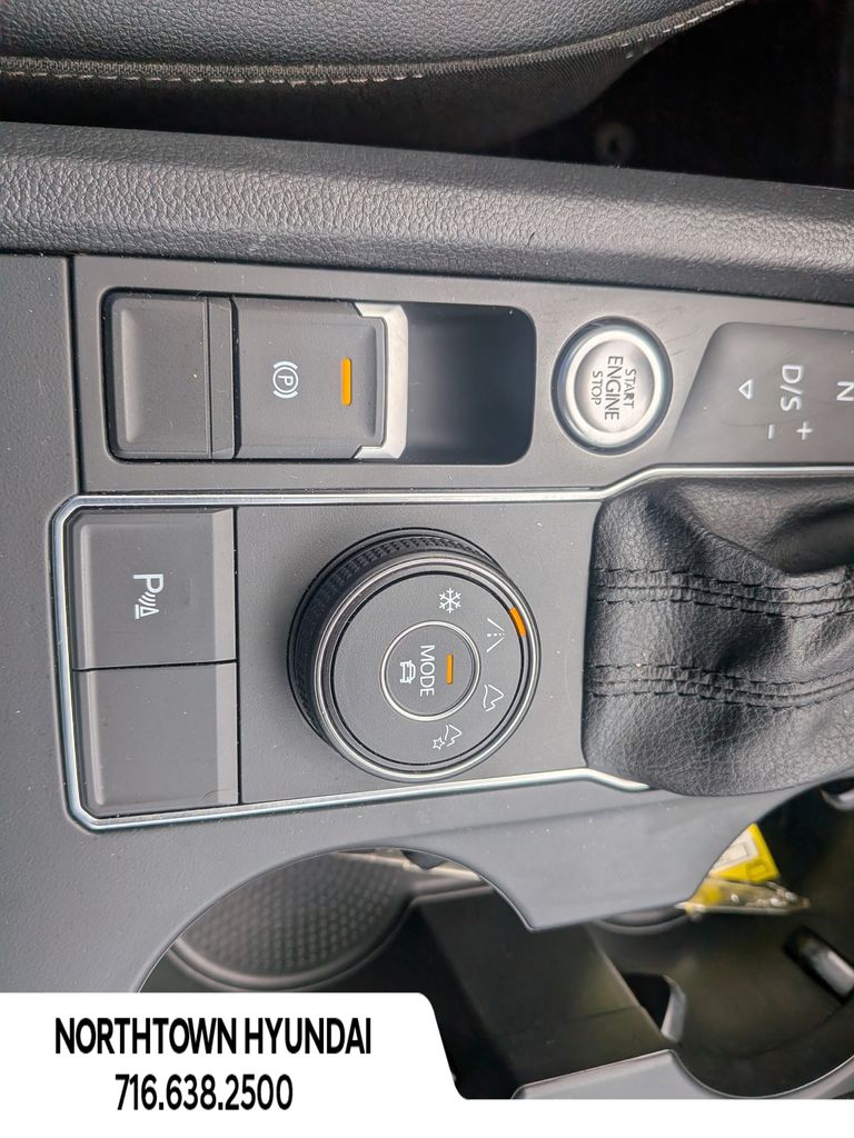 2020 Volkswagen Atlas Cross Sport SE w/Tech - Photo 16