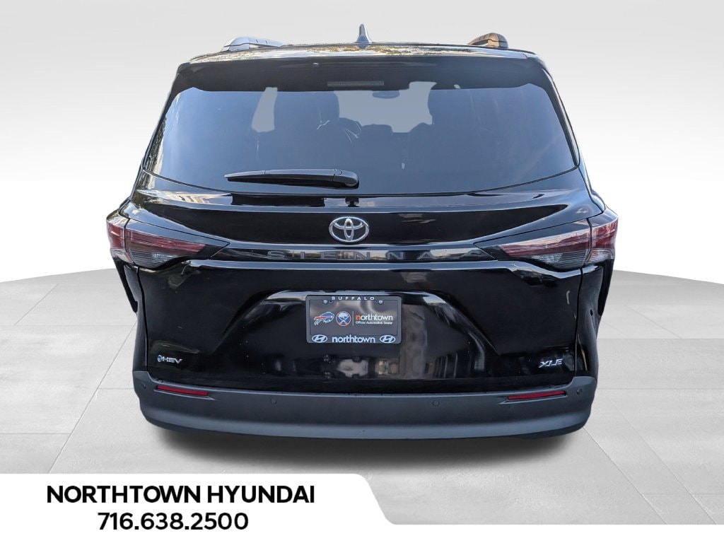 2026 Toyota Sienna XLE - Photo 14