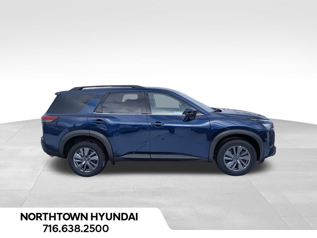 2025 Nissan Pathfinder SV photo 2
