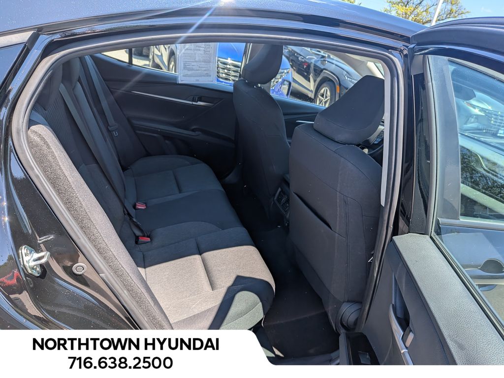 2025 Toyota Camry LE - Photo 31