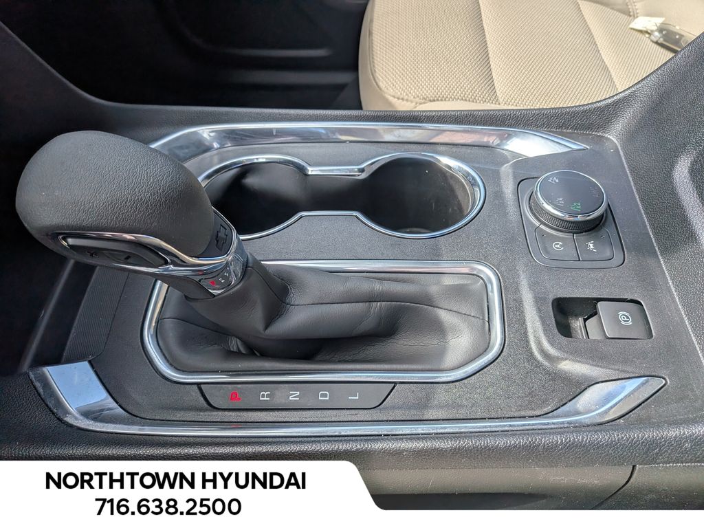 2023 Chevrolet Traverse LS - Photo 13