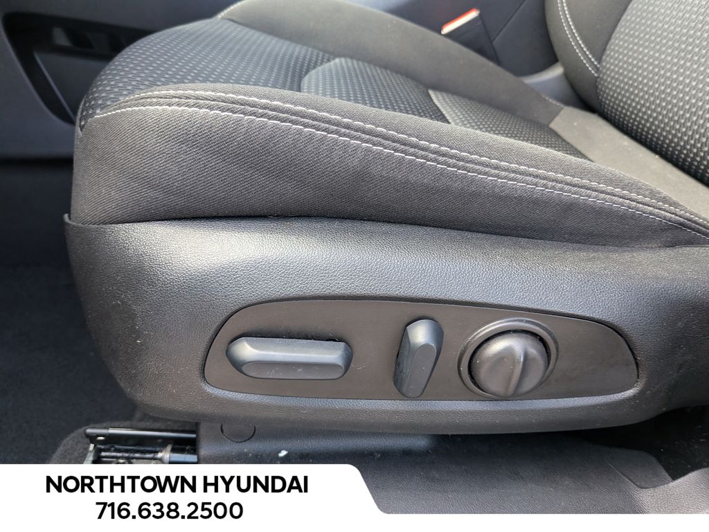 2023 GMC Terrain SLE - Photo 29