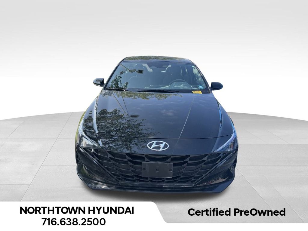 2022 Hyundai Elantra SEL photo 3
