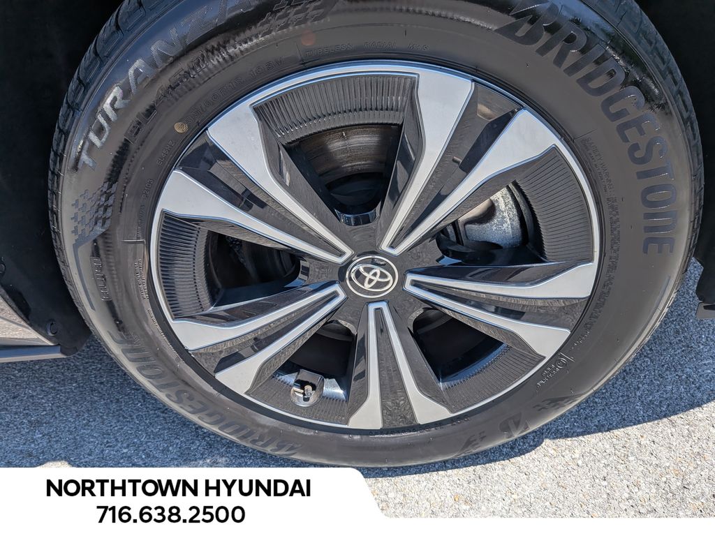 2024 Toyota bZ4X XLE - Photo 42