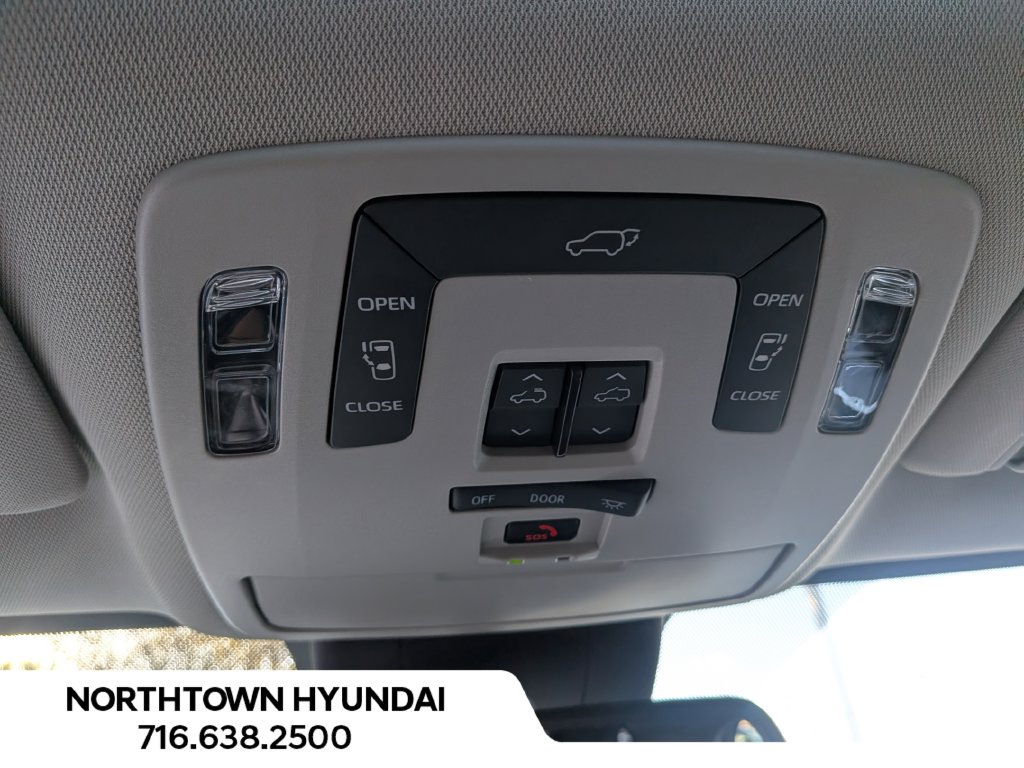 2026 Toyota Sienna XLE - Photo 23