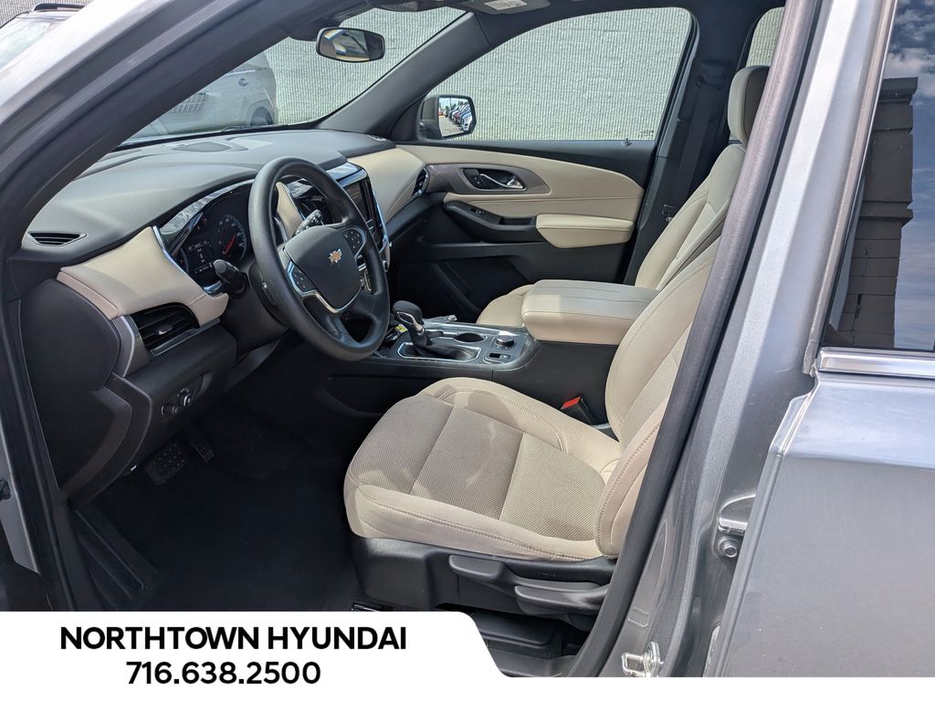 2023 Chevrolet Traverse LS - Photo 12
