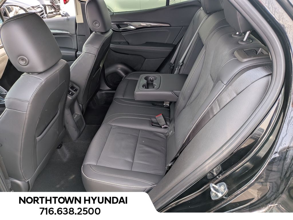 2023 Buick Envision Essence - Photo 32