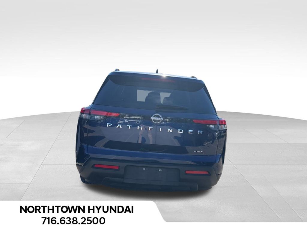 2025 Nissan Pathfinder SV photo 3