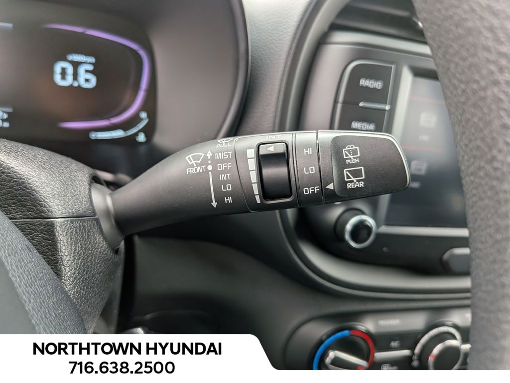 2023 Kia Soul LX - Photo 23
