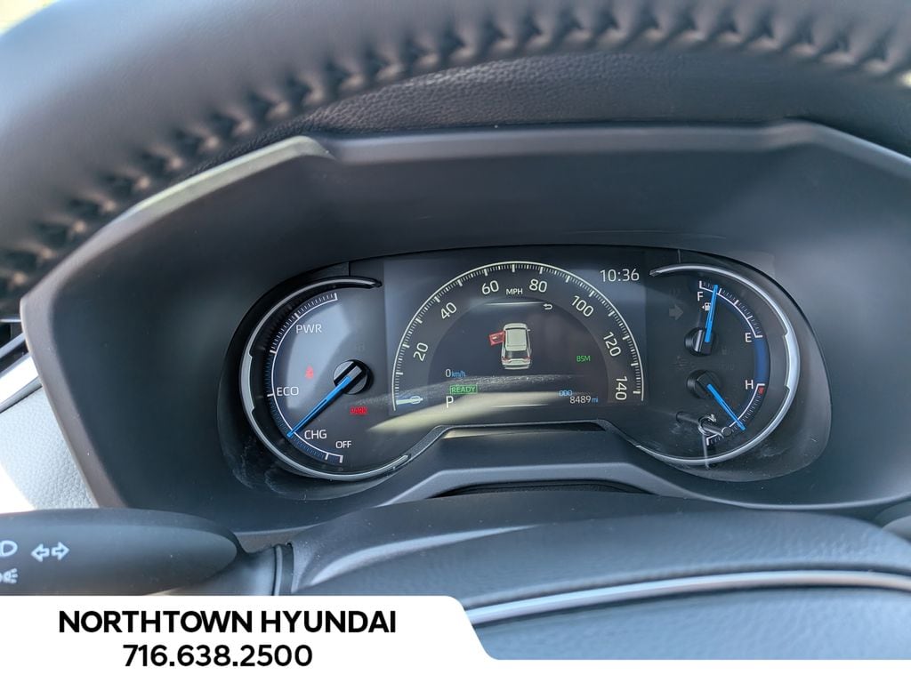 2025 Toyota RAV4 XLE - Photo 8