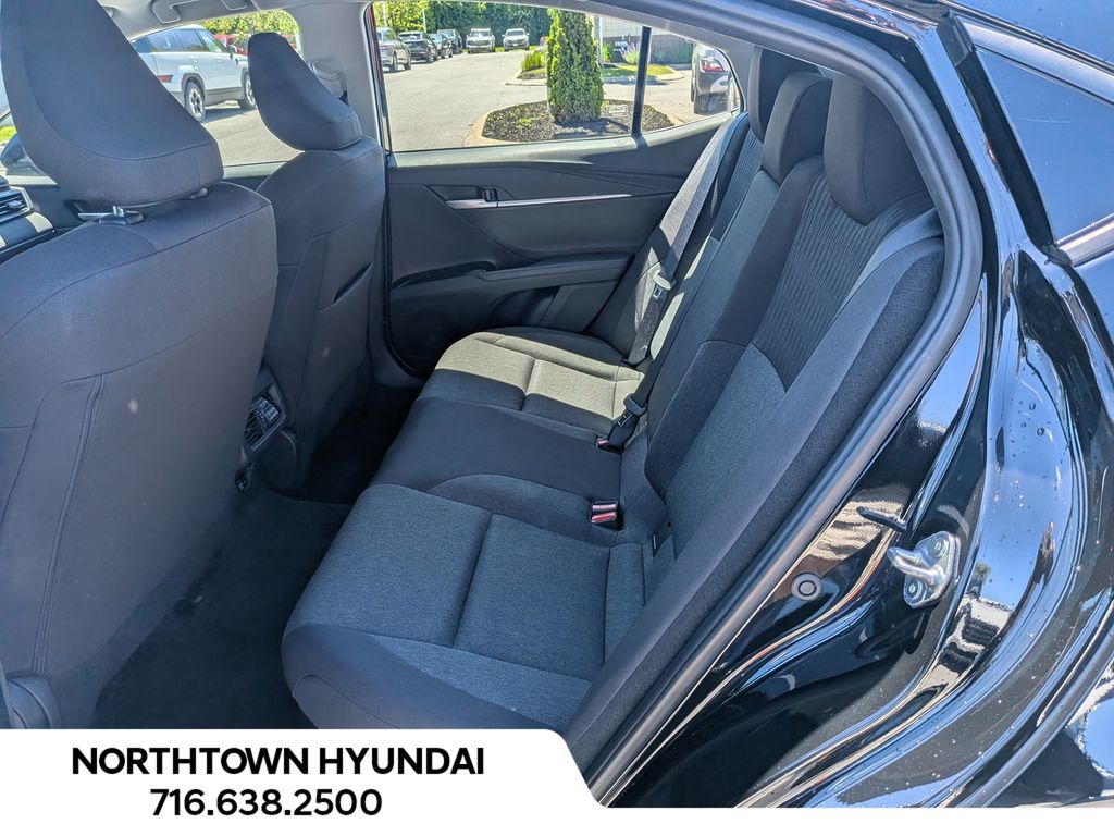 2025 Toyota Camry LE - Photo 28