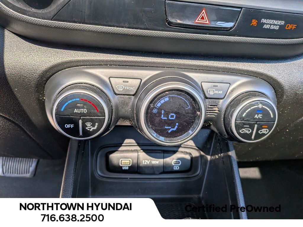 2023 Hyundai Venue SEL - Photo 18
