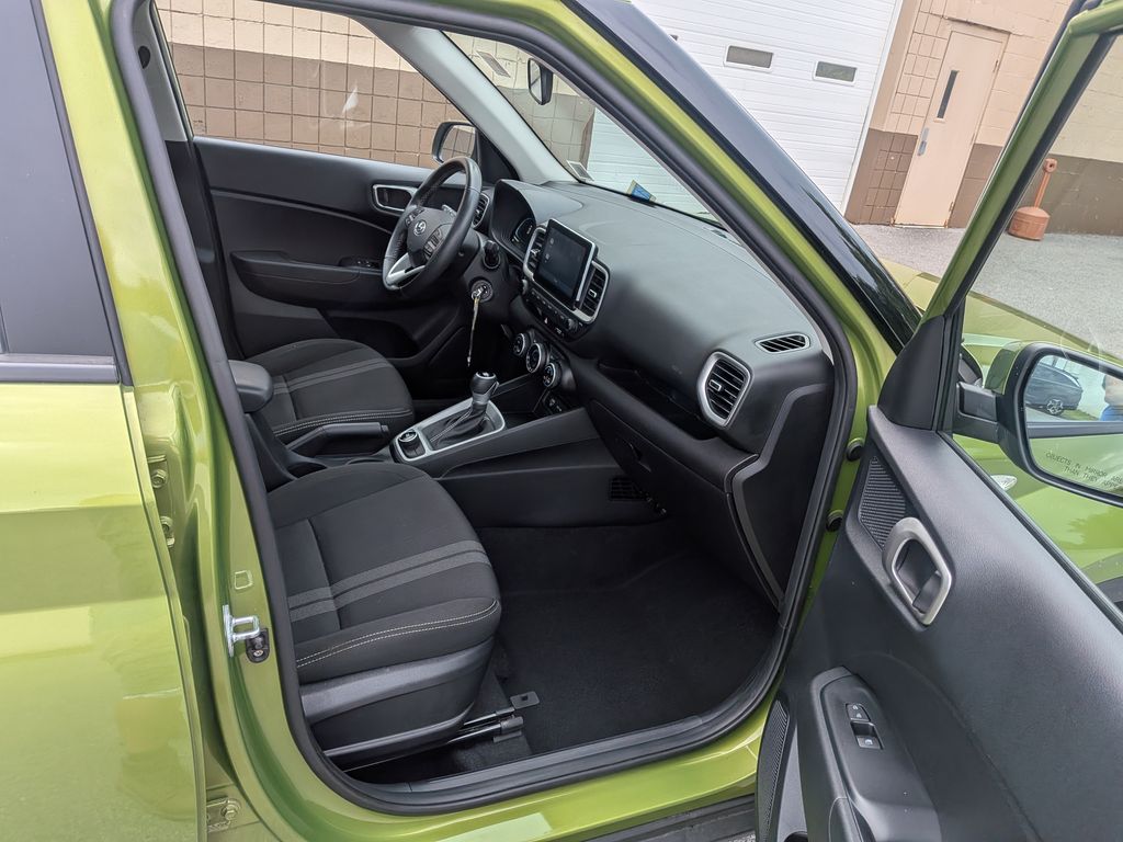 2023 Hyundai Venue SEL - Photo 32