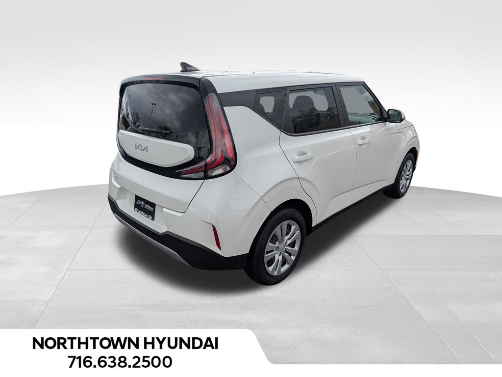 2023 Kia Soul LX - Photo 12