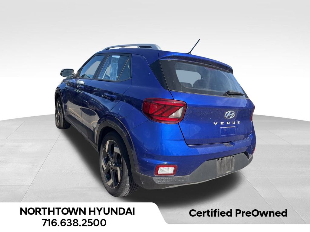 2023 Hyundai Venue Limited photo 2