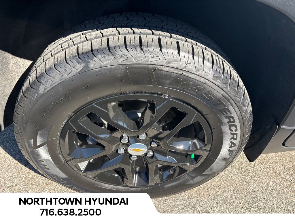 2023 Chevrolet Traverse LS - Photo 38