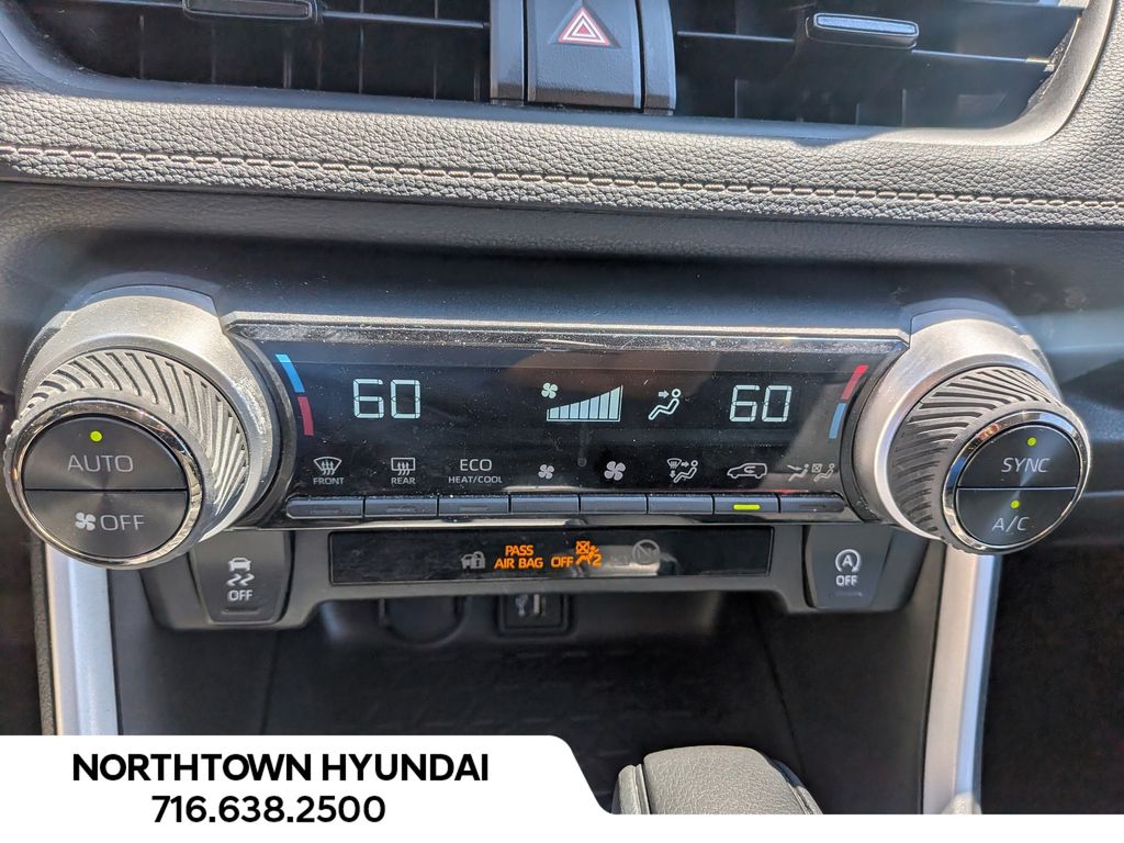 2025 Toyota RAV4 XLE - Photo 16