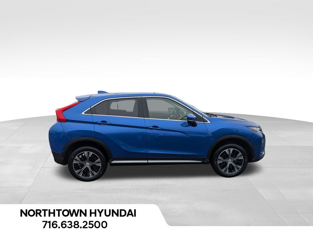 2018 Mitsubishi Eclipse Cross SE photo 2