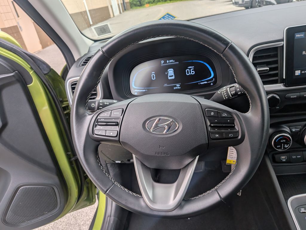 2023 Hyundai Venue SEL - Photo 8
