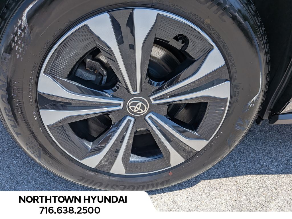 2024 Toyota bZ4X XLE - Photo 41