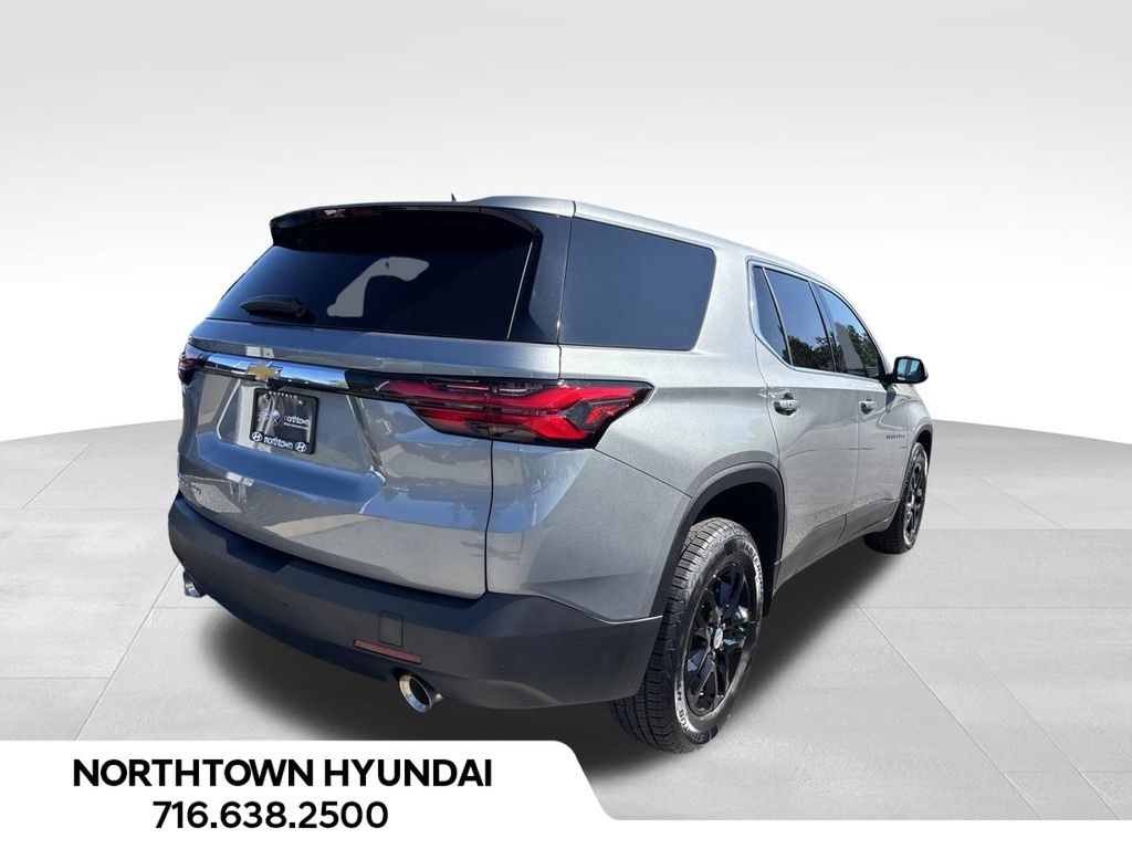 2023 Chevrolet Traverse LS - Photo 3