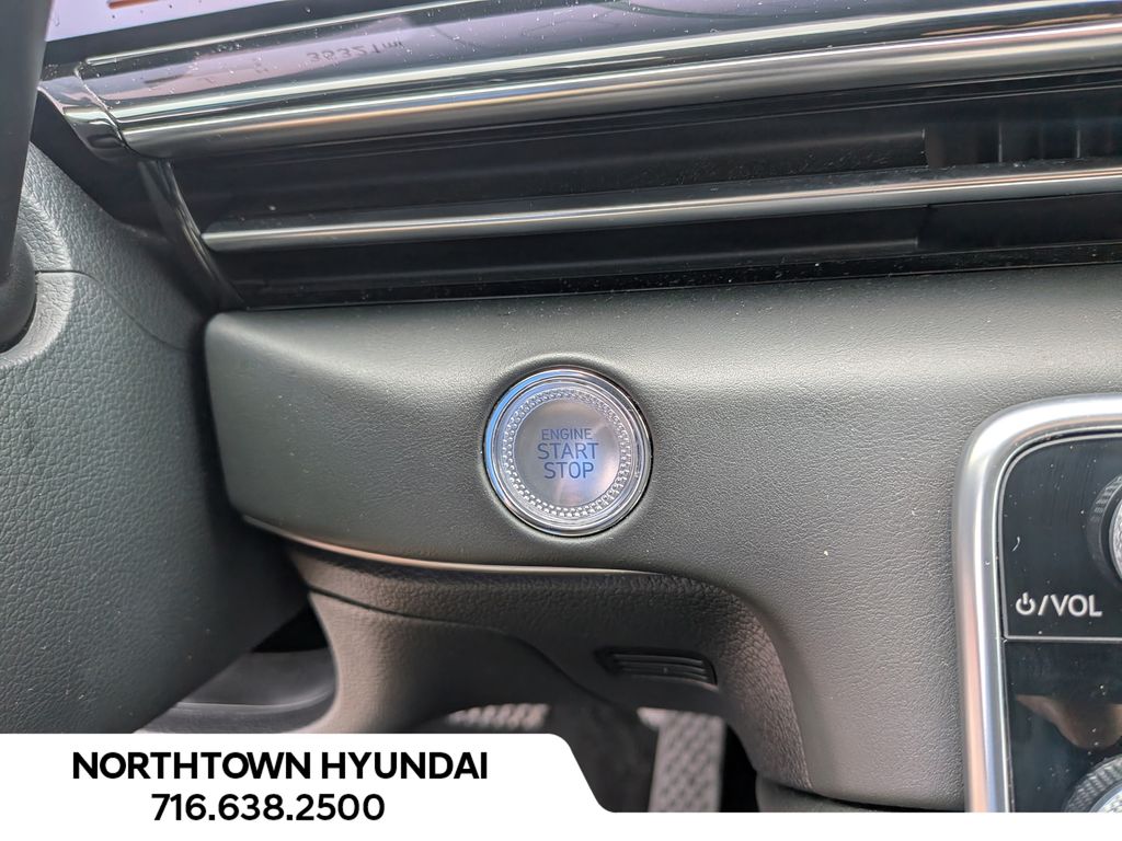 2025 GENESIS GV80 Standard - Photo 19