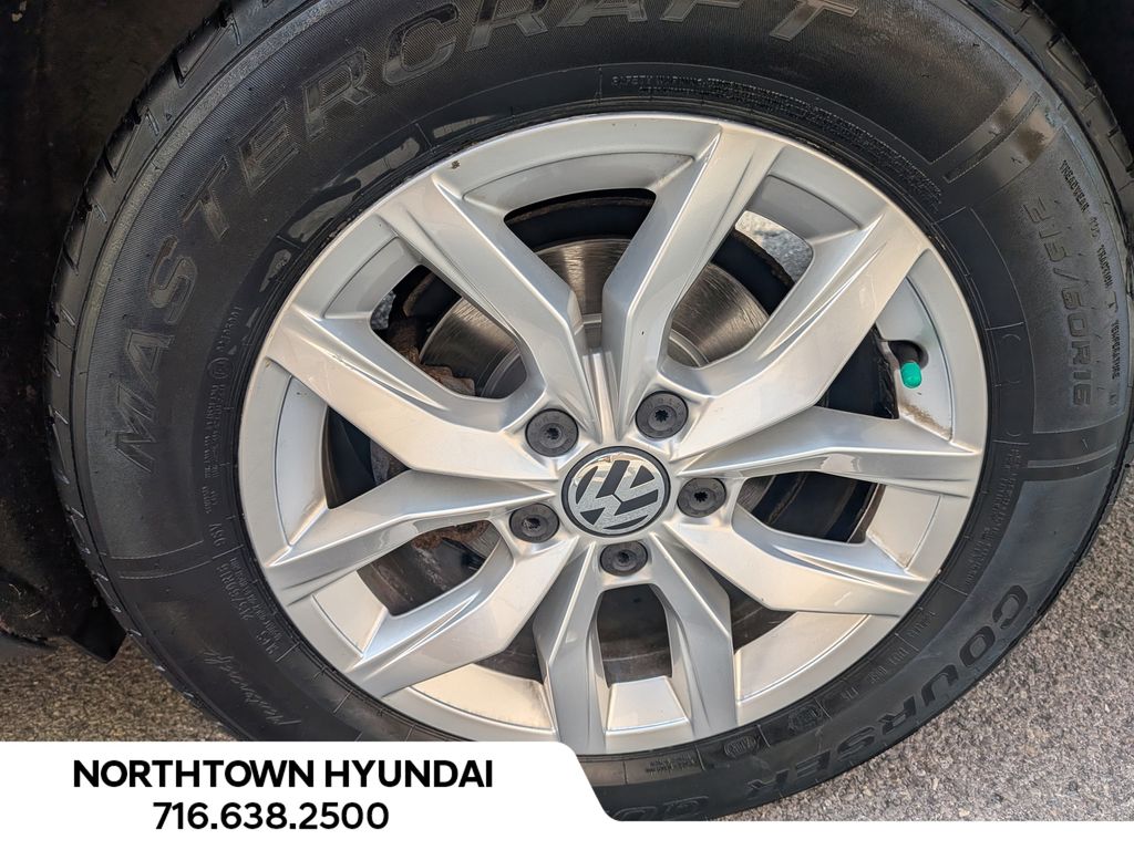 2017 Volkswagen Passat S - Photo 35