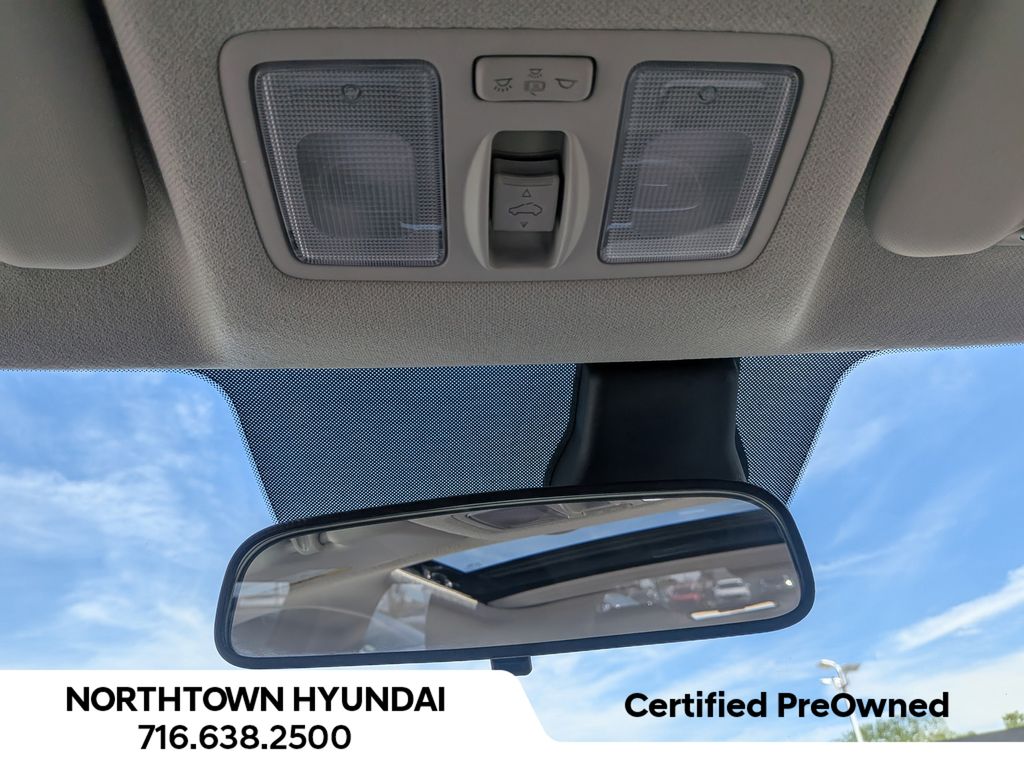 2023 Hyundai Venue SEL - Photo 23