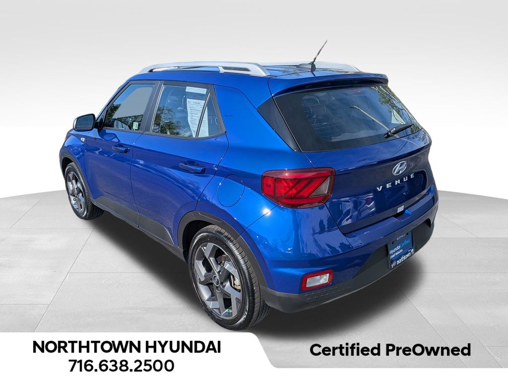 2025 Hyundai Venue Limited - Photo 4
