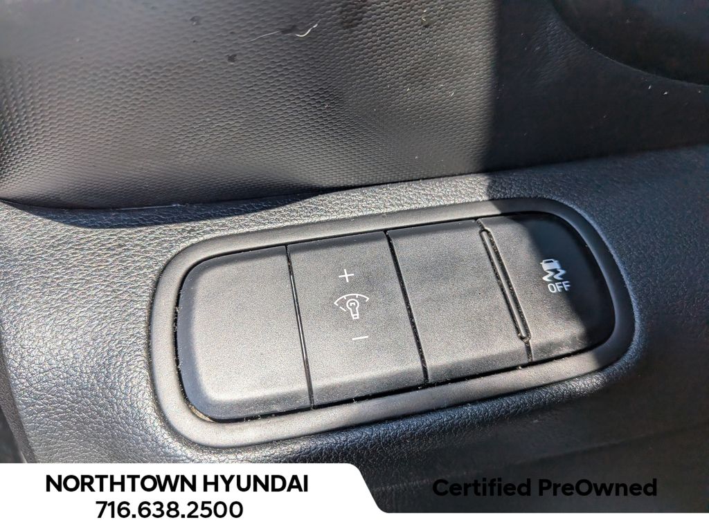 2023 Hyundai Venue SEL - Photo 28