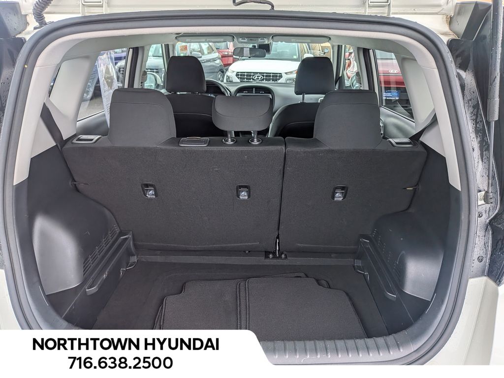 2023 Kia Soul LX - Photo 29