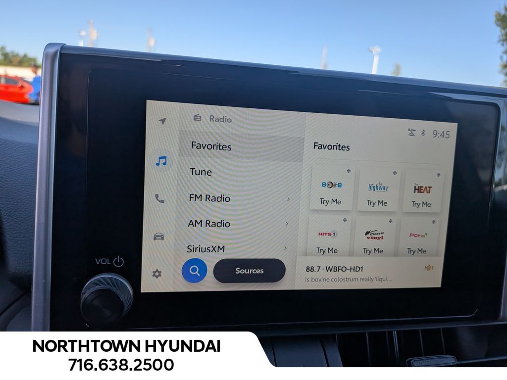2025 Toyota RAV4 XLE - Photo 21