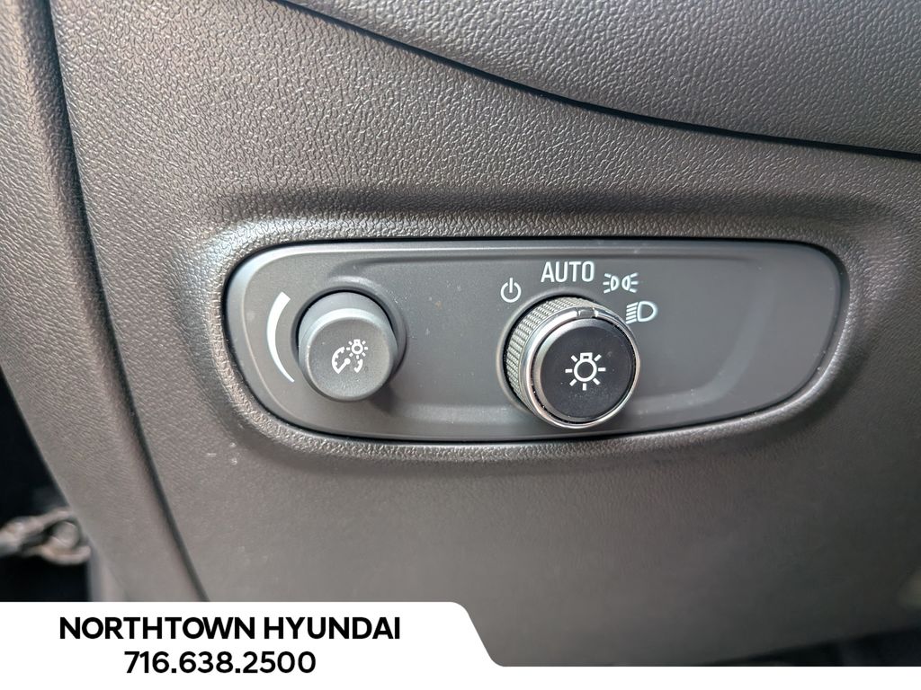 2022 Chevrolet Equinox LT - Photo 25