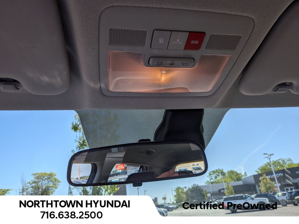 2023 Hyundai Venue Limited - Photo 25