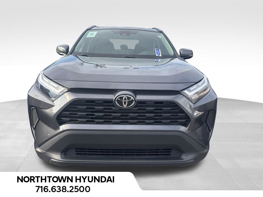 2025 Toyota RAV4 XLE - Photo 3
