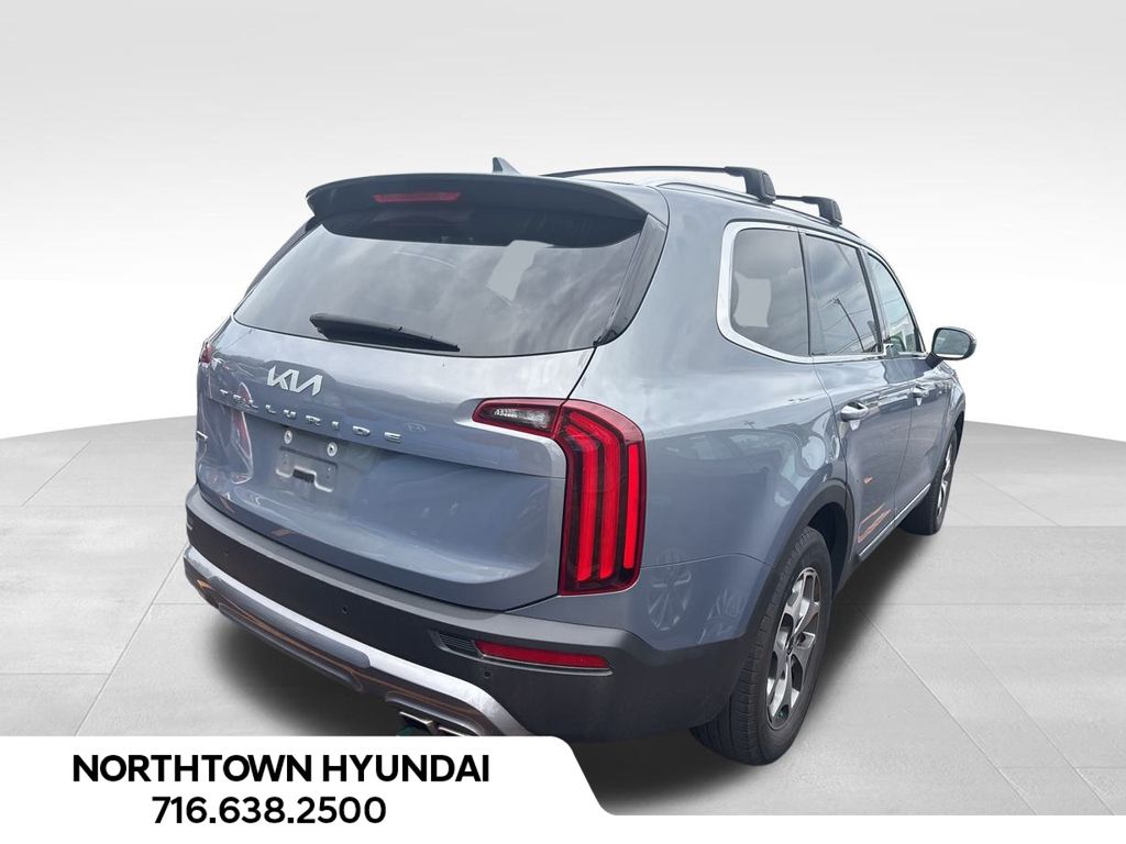 2022 Kia Telluride EX photo 2