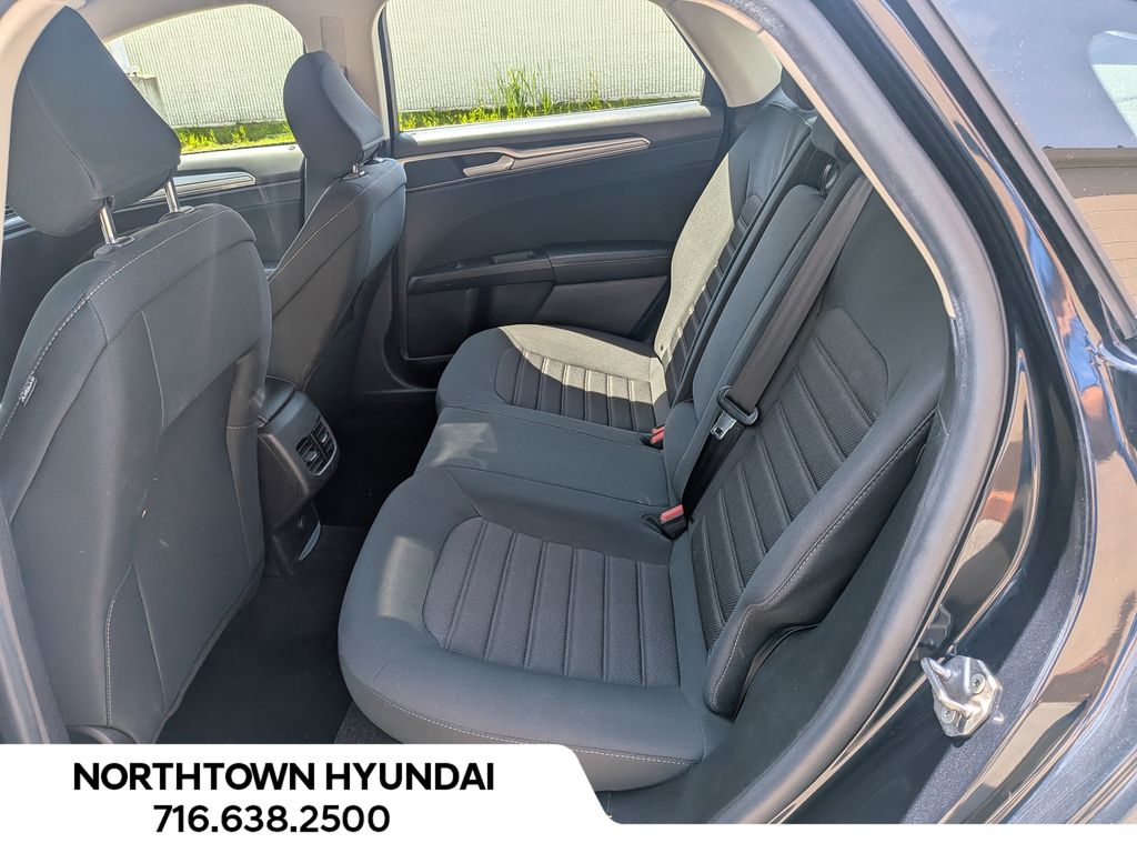 2020 Ford Fusion SE - Photo 32
