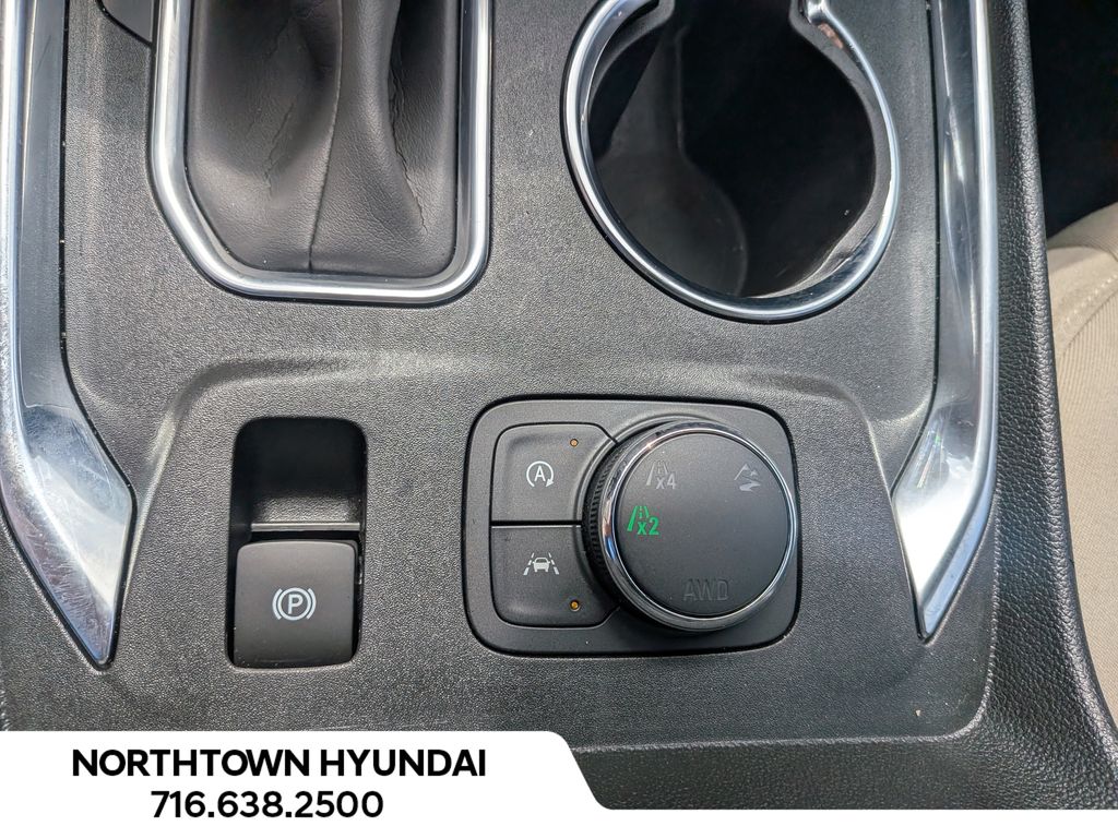 2023 Chevrolet Traverse LS - Photo 14
