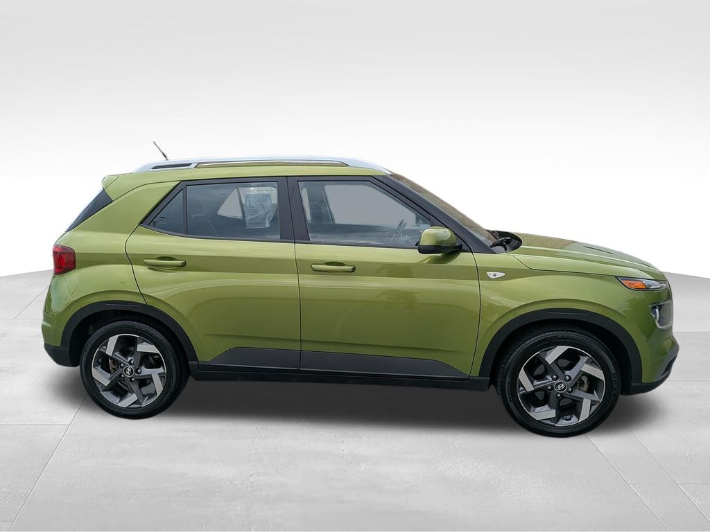 2023 Hyundai Venue SEL - Photo 12