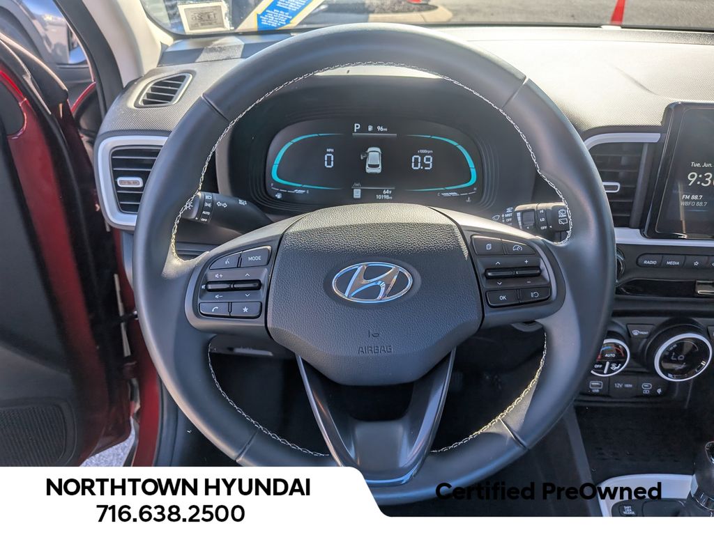 2023 Hyundai Venue Limited - Photo 8