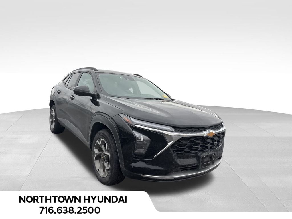 2025 Chevrolet Trax LT's photo