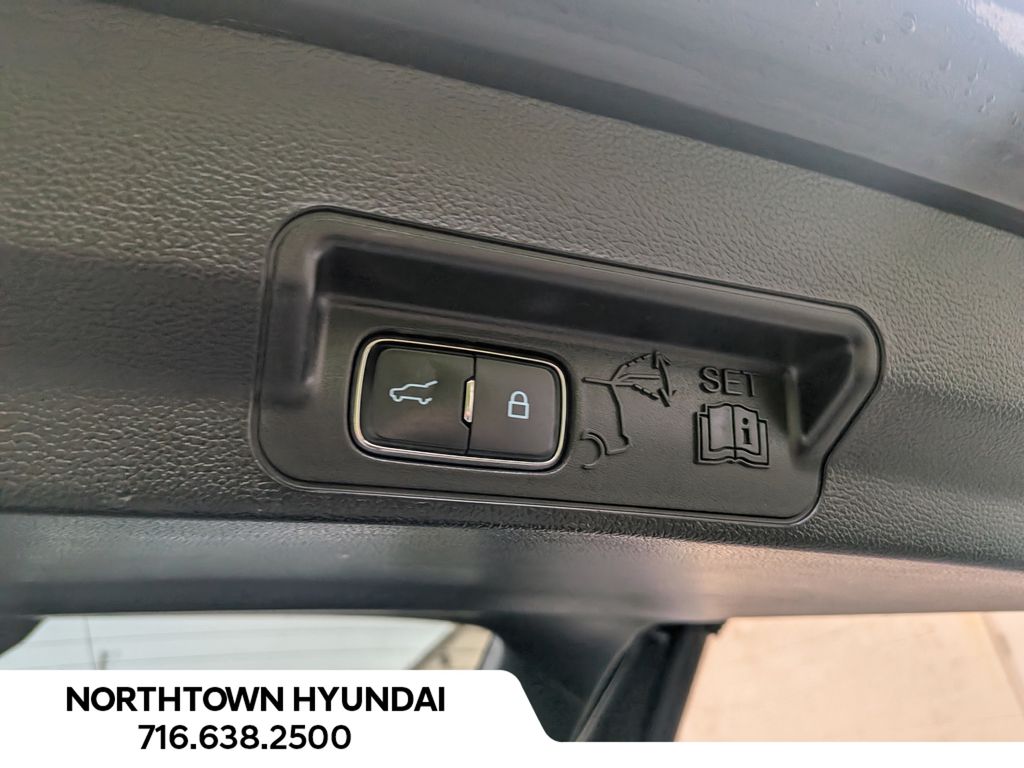 2023 Ford Explorer XLT - Photo 31