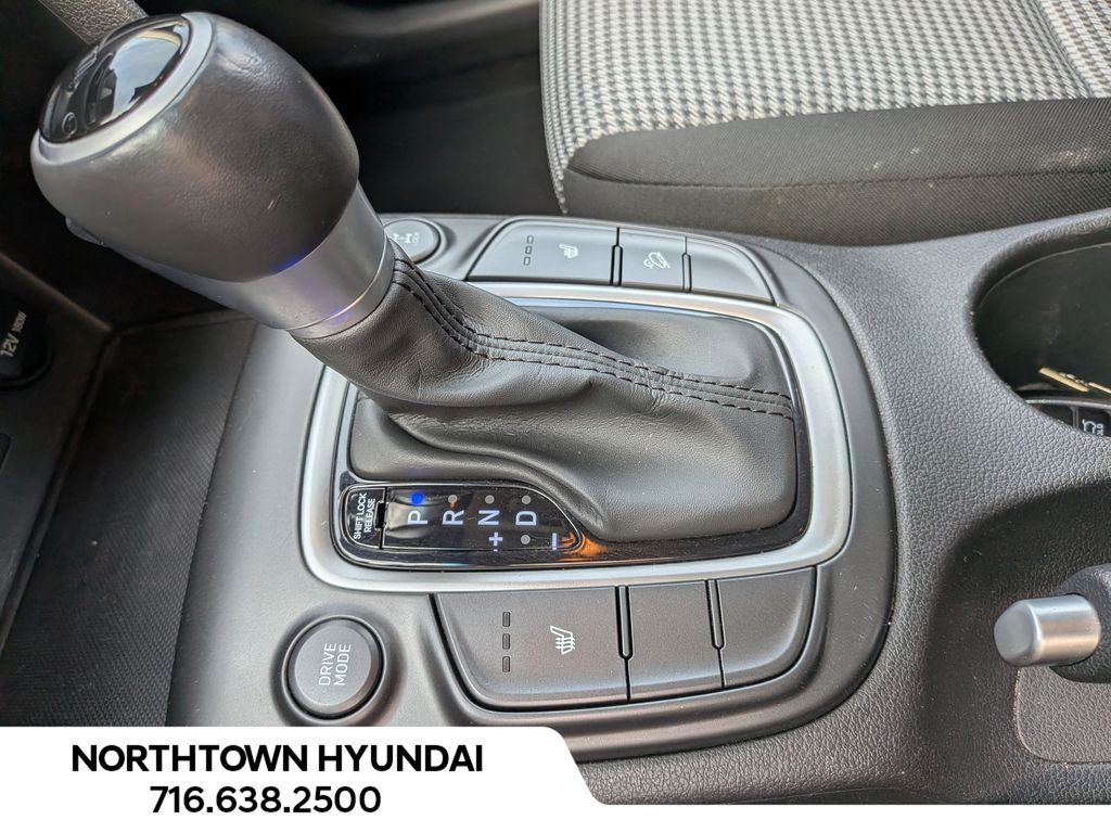 2020 Hyundai Kona SEL - Photo 14