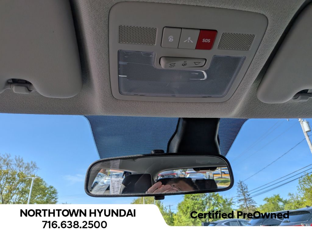 2025 Hyundai Venue Limited - Photo 26